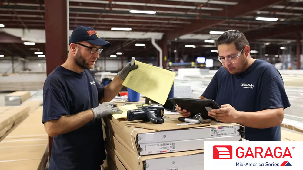 Garaga production line workers