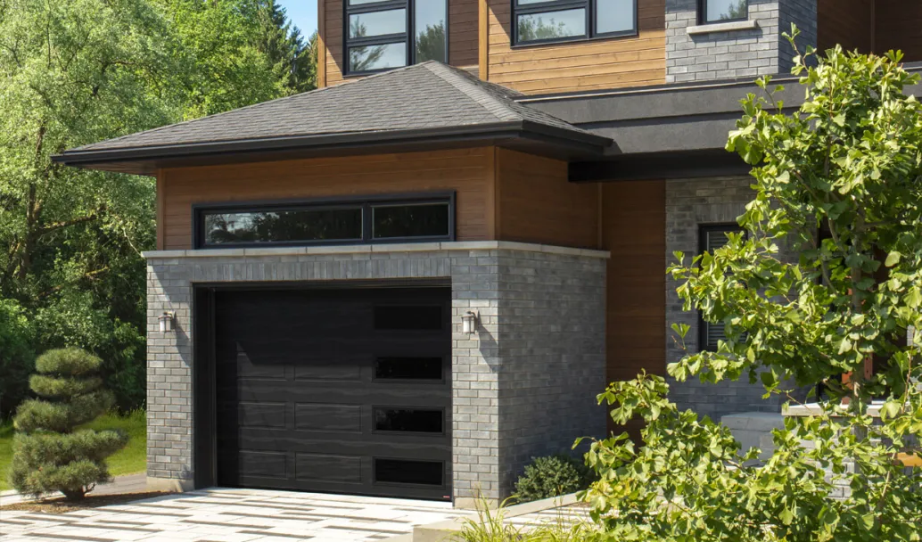 Standard+ Shaker-Modern XL, 12' x 8', Black, window layout: Right-Side Harmony with Black Satin glass