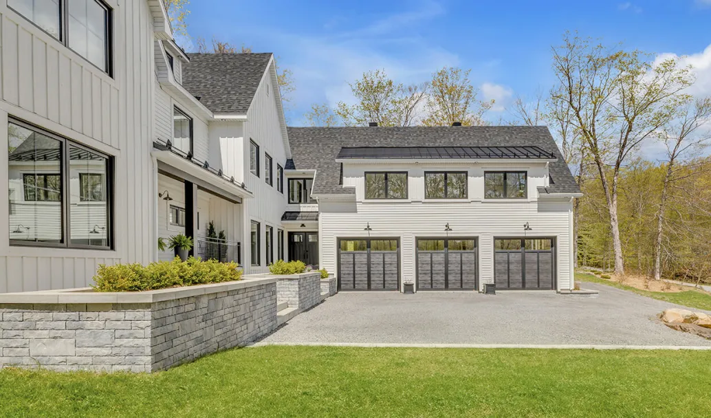 Princeton P-12, 11' x 9', Black doors and overlays, Panoramic windows with Clear glass / Coordinated with Victoria entry door from Novatech