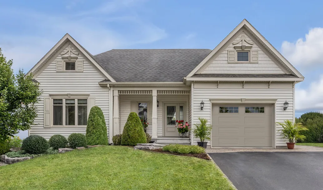 Vantage Shaker-Slat Four, 10' x 7', Sandstone, windows with Stockton Inserts