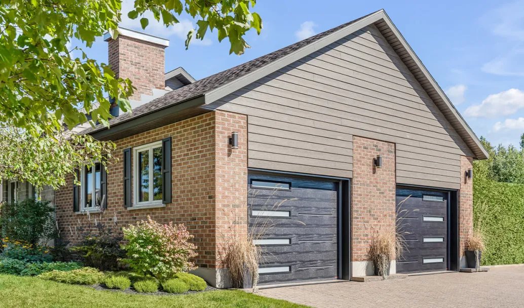 Standard+ Vog, 9' x 7', Black, window layout: Left-side Harmony and Right-side Harmony, Slim windows with White Sandblasted glass