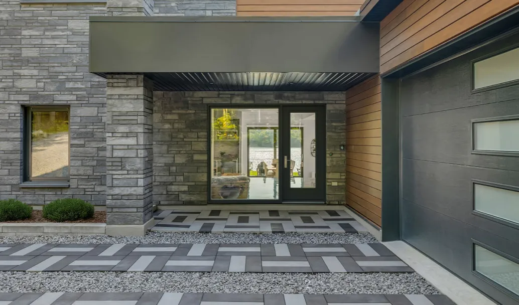 Standard+ Flush, 10' x 8', Black, window layout: Right-side Harmony with White Sandblasted glass