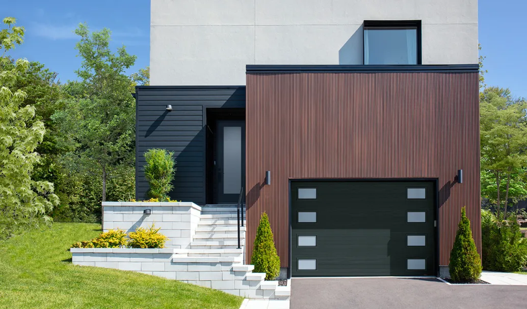 Standard+ Moderno Multi, 12' x 8', Iron Ore, window layout: Outer Harmony with White Sandblasted glass