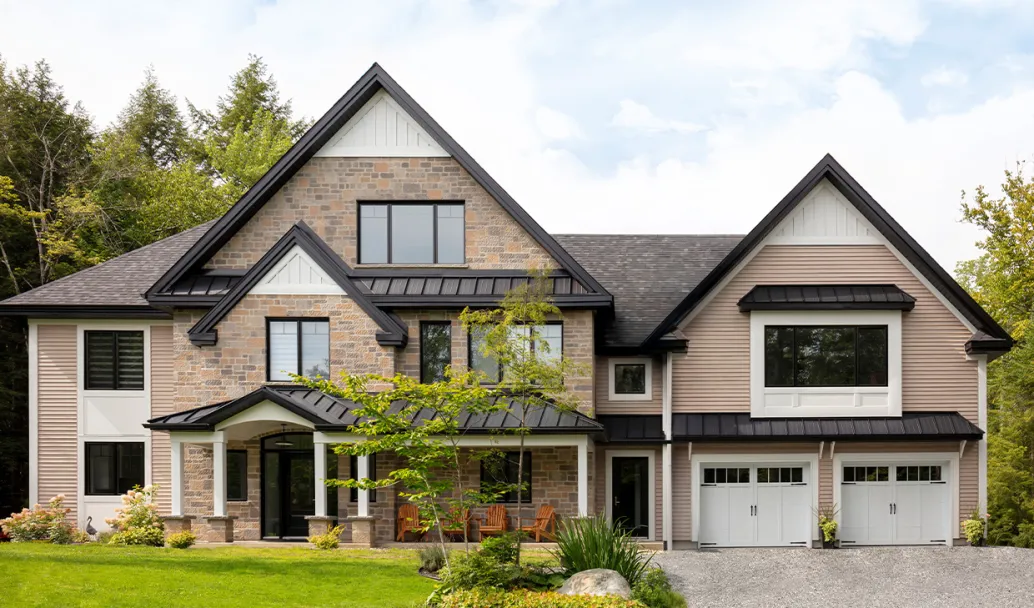 Eastman E-12, 9' x 7', Ice White doors and overlays, 4 vertical lite Panoramic windows