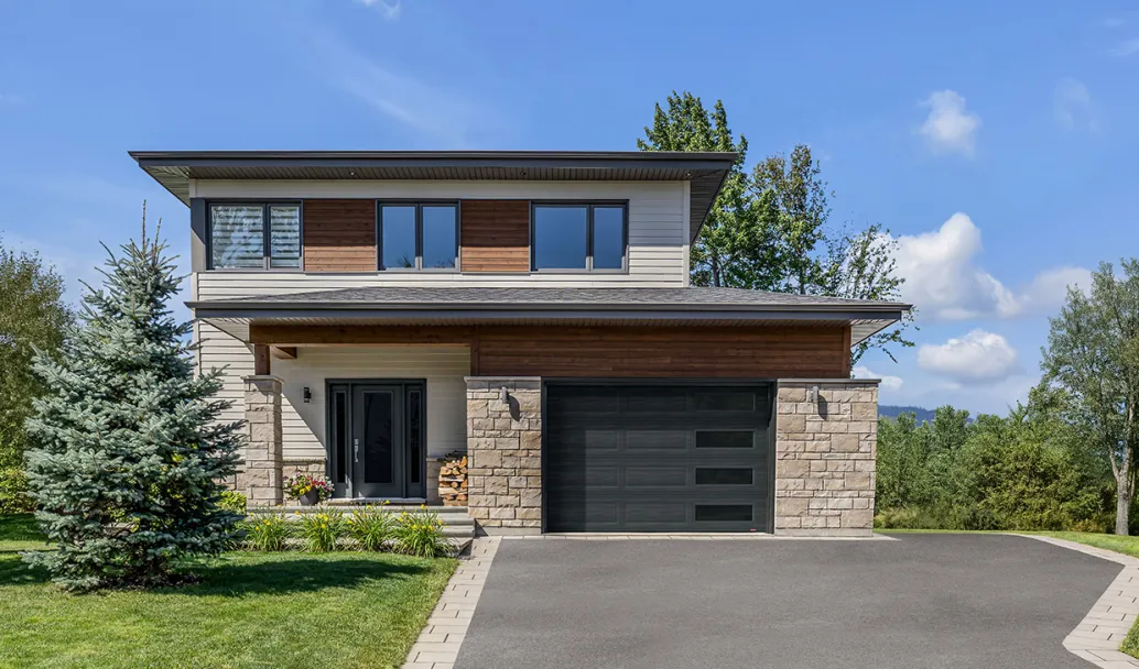 Standard+ Shaker-Modern XL, 12' x 8', Iron Ore, Right-side Harmony with Black Satin glass