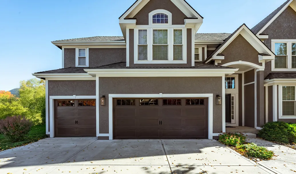 Regal Shaker‑Flat Long, 8' x 7' and 16' x 7', Brown, windows with Richmond Inserts