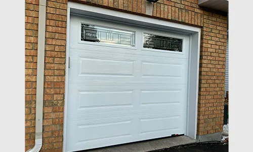 Standard+ Classic XL garage door, 8' x 7', Ice White, Cachet windows