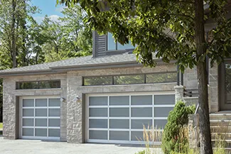 California, 10' x 7' and 12' x 7', Anodized aluminum frame, White Sandblasted glass