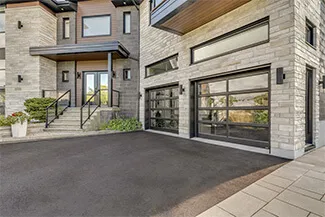 California, 9' x 7', Black aluminum frame, Clear glass