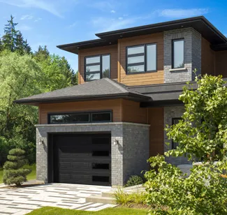 Standard+ Shaker-Modern XL, 12' x 8', Black, window layout: Right-Side Harmony with Black Satin glass