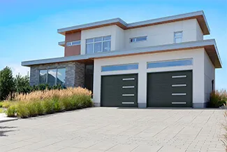 Standard+ Vog, 10' x 8', Iron Ore, window layout: Right-side Harmony, Slim windows with White Sandblasted glass