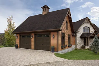 Village Collection I-1 Layout, Plank base, 9' x 8', Brown, windows with Richmond Arch Inserts