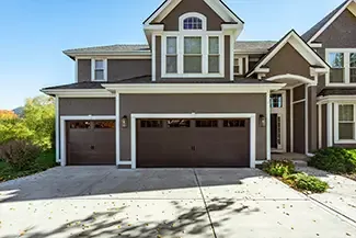 Regal Shaker‑Flat Long, 8' x 7' and 16' x 7', Brown, windows with Richmond Inserts