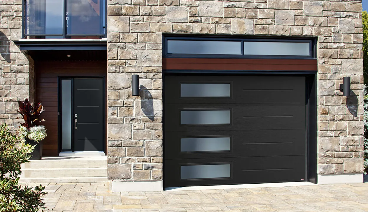 Standard+ Vog, 10' x 7', Black, window layout: Left-side Harmony