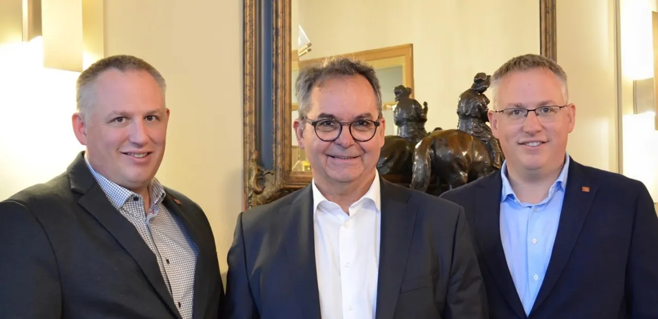 Martin and Maxime Gendreau, Garaga's co-presidents, now also owners of Novatech Group. Harold Savard, CEO and shareholder of Novatech Group