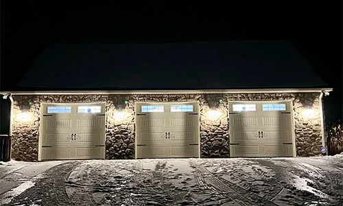 Acadia 138 North Hatley LP garage door, 9''x'8', Ice White, Orion 8 lite windows