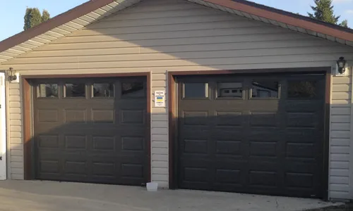 Vinyl house with Classic CC garage doors, 9' x 7', Moka Brown, Clear windows